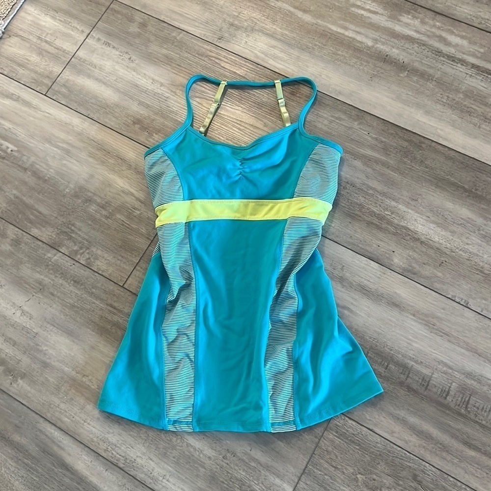 ⭐️Kyodan, Athletic Tank Top Workout Shirt Halter Built in Shelf Bra, Size XS